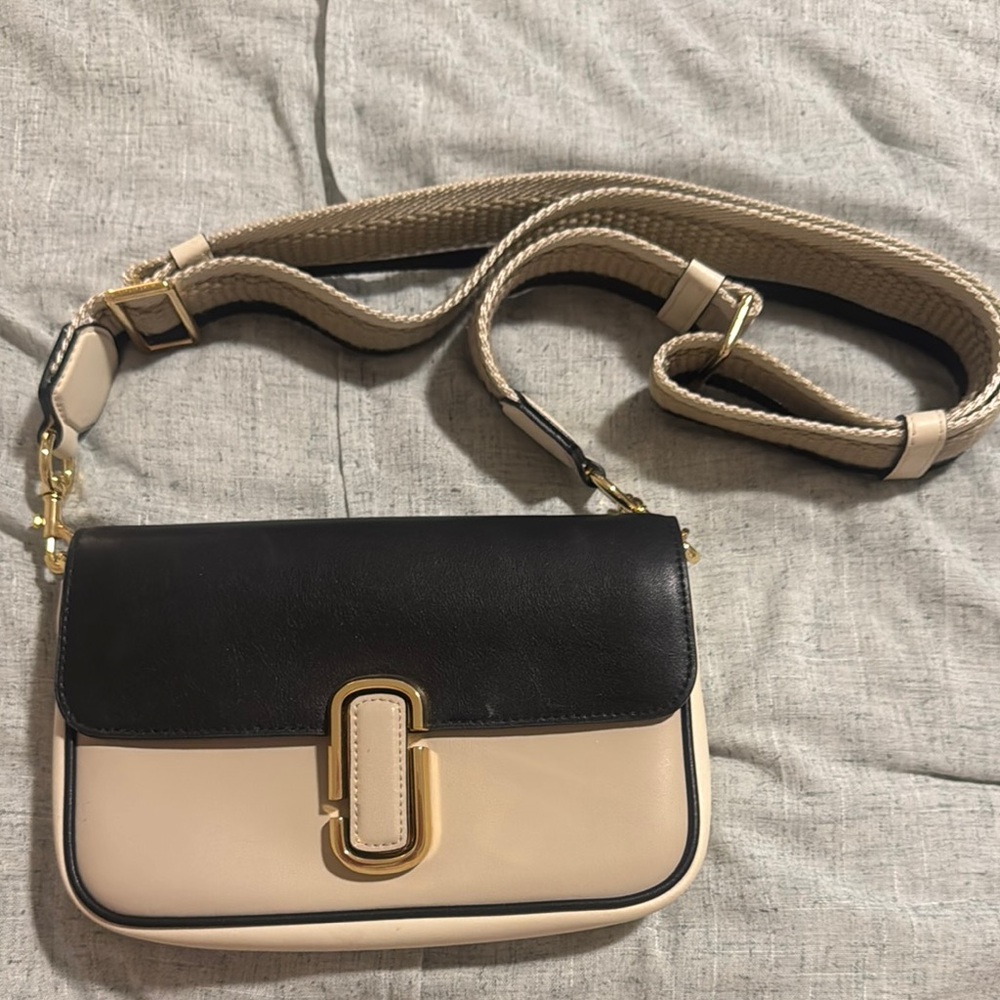 MARC JACOBS Calfskin The J Marc Shoulder Bag Black and Cream Crossbody Bag